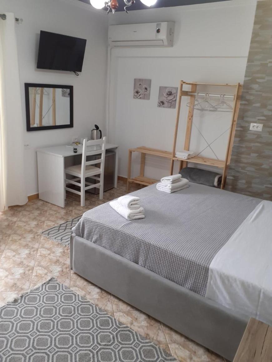 Guest House KrisHen Përmet Extérieur photo